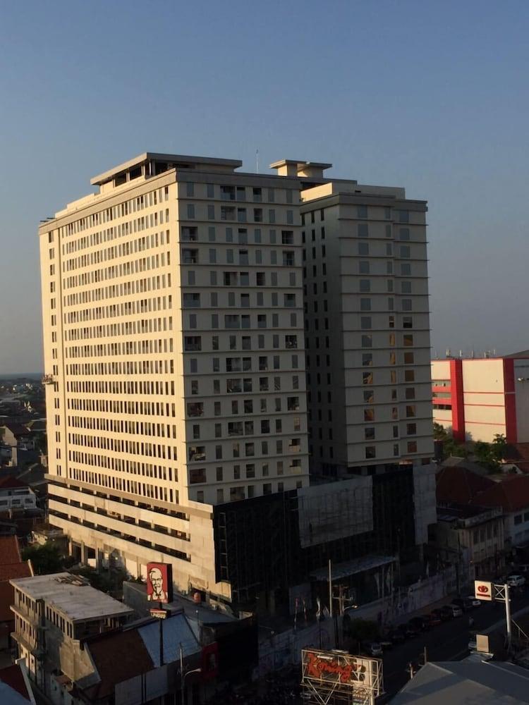 Louis Kienne Hotel Pemuda Semarang Kültér fotó