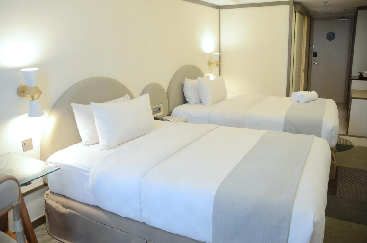 Louis Kienne Hotel Pemuda Semarang Kültér fotó