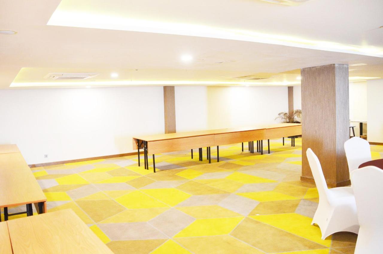 Louis Kienne Hotel Pemuda Semarang Kültér fotó