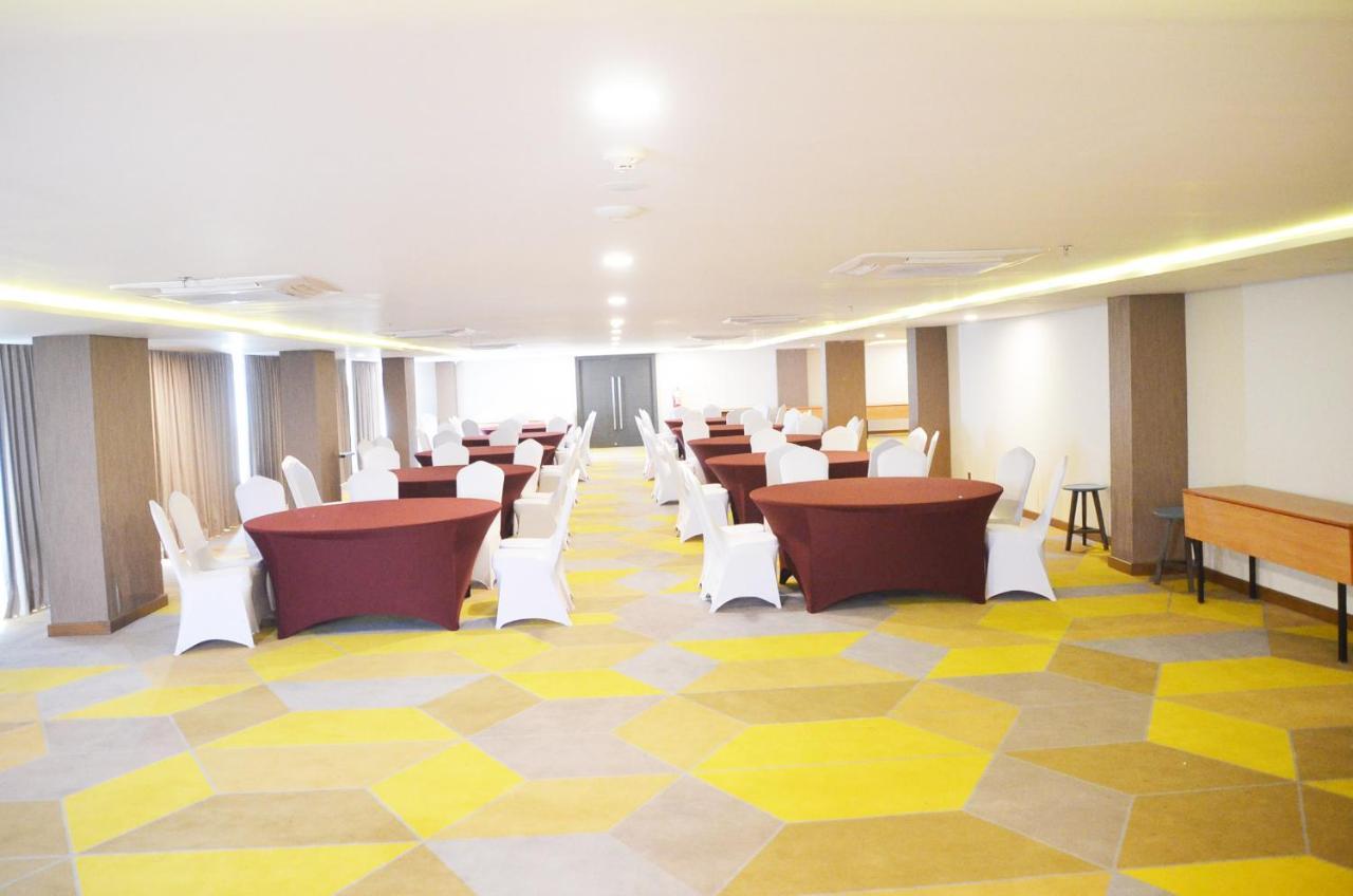 Louis Kienne Hotel Pemuda Semarang Kültér fotó